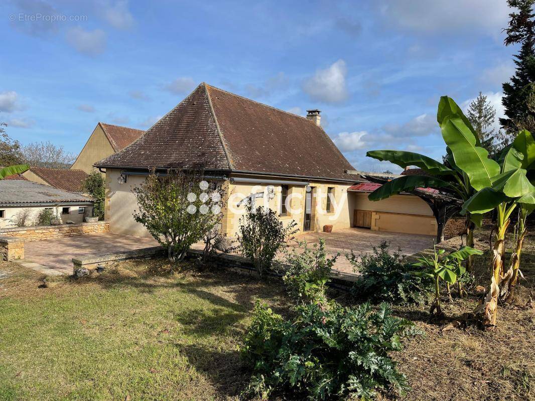 Maison à LES EYZIES-DE-TAYAC-SIREUIL