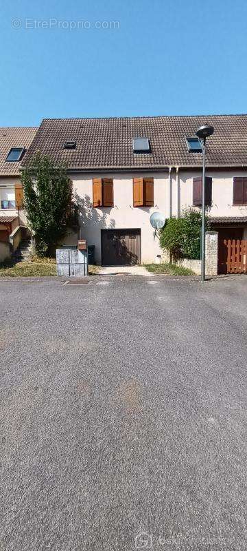 Maison à SAINT-GERMAIN-DU-PUY