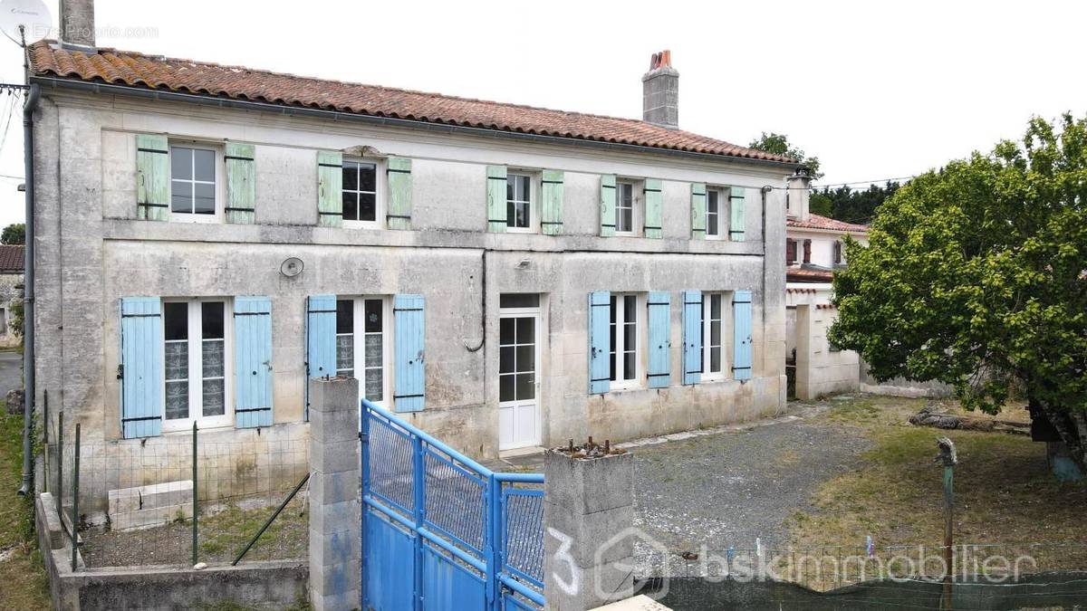 Maison à SAINT-SULPICE-D&#039;ARNOULT