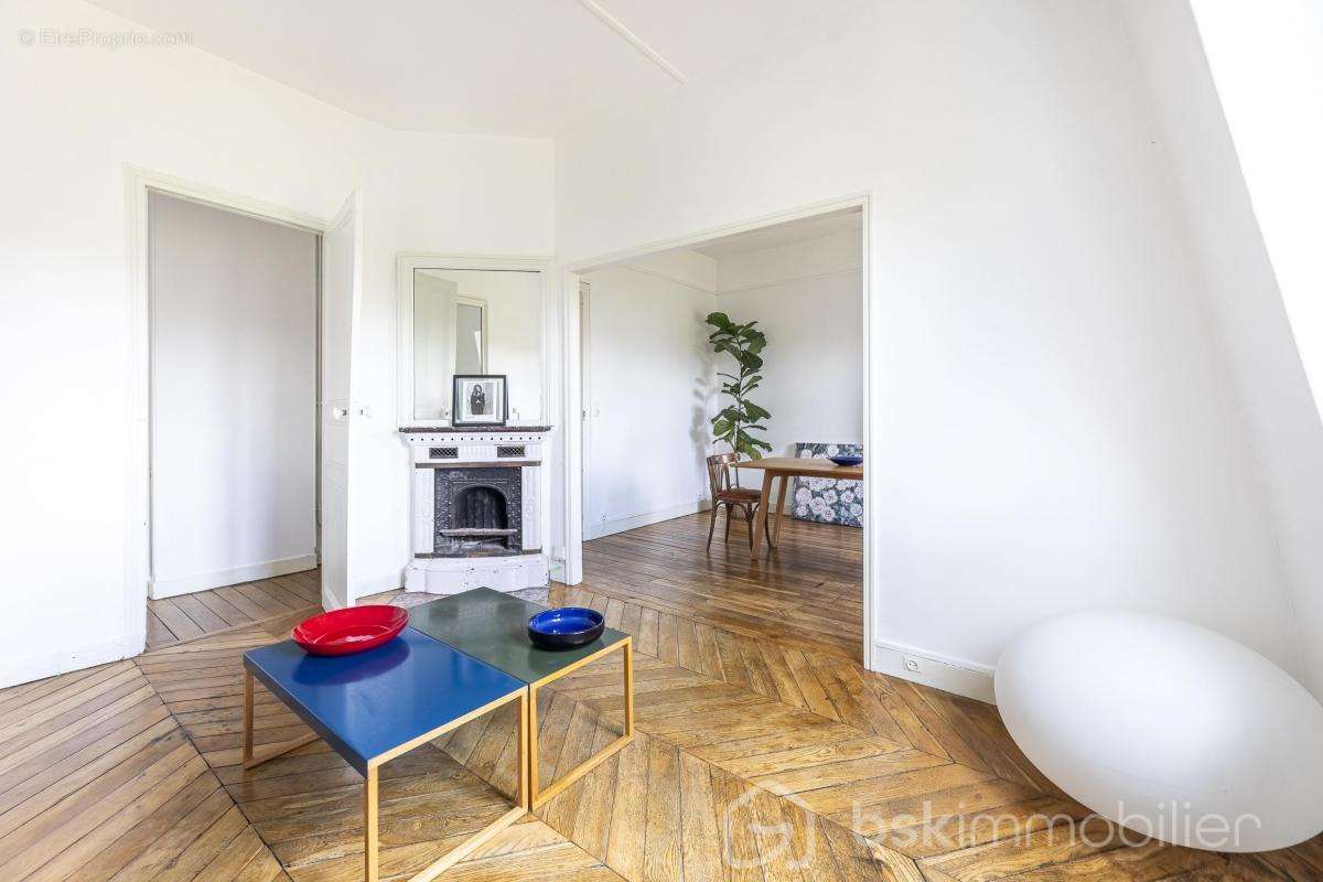 Appartement à PARIS-10E