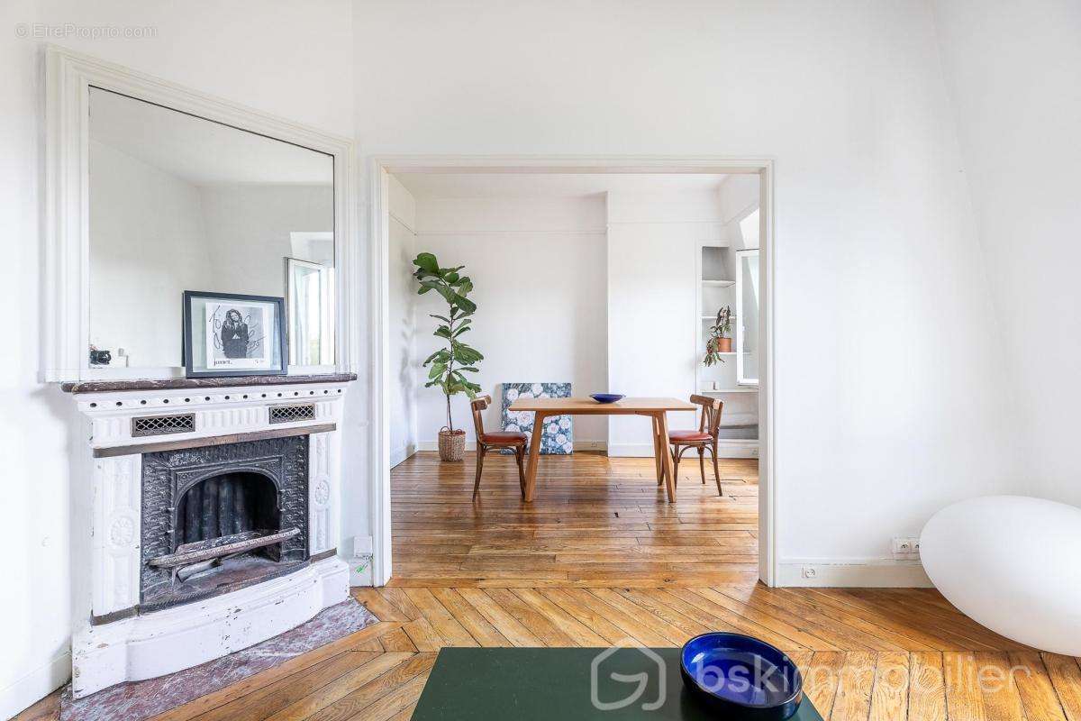 Appartement à PARIS-10E