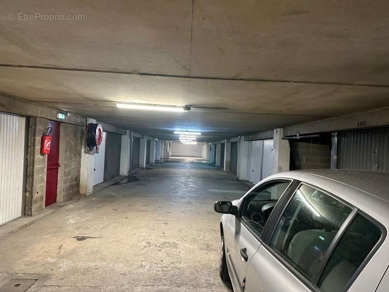 Parking à MARSEILLE-10E