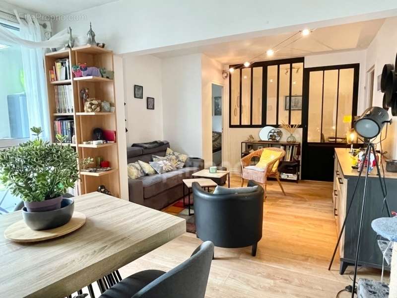 Appartement à PARIS-20E