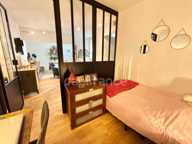 Appartement à PARIS-20E