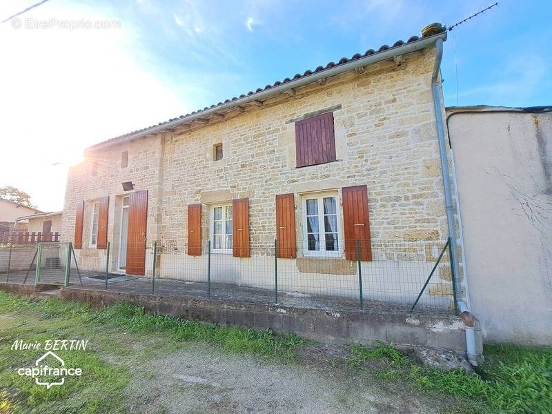 Maison à BRIOUX-SUR-BOUTONNE