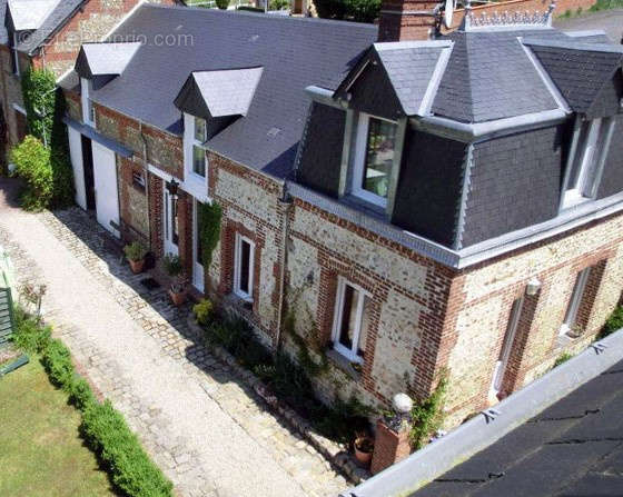 Maison à CORMEILLES