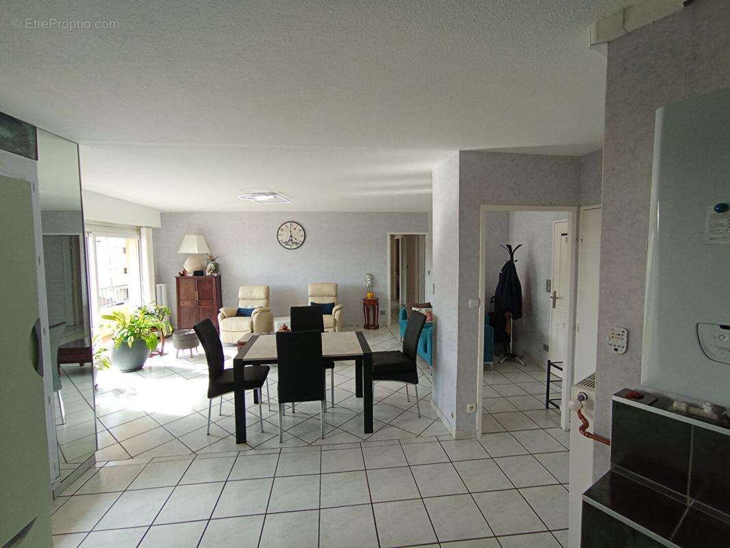 Appartement à GUILHERAND-GRANGES