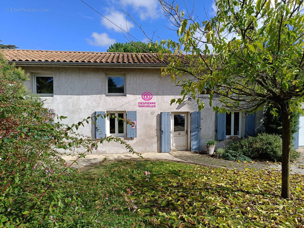 Maison à ROUSSILLON