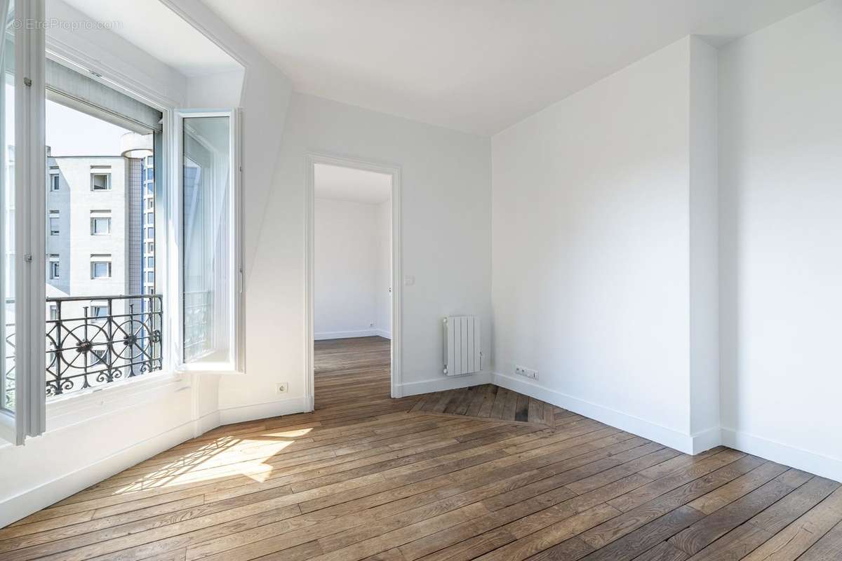 Appartement à PARIS-15E