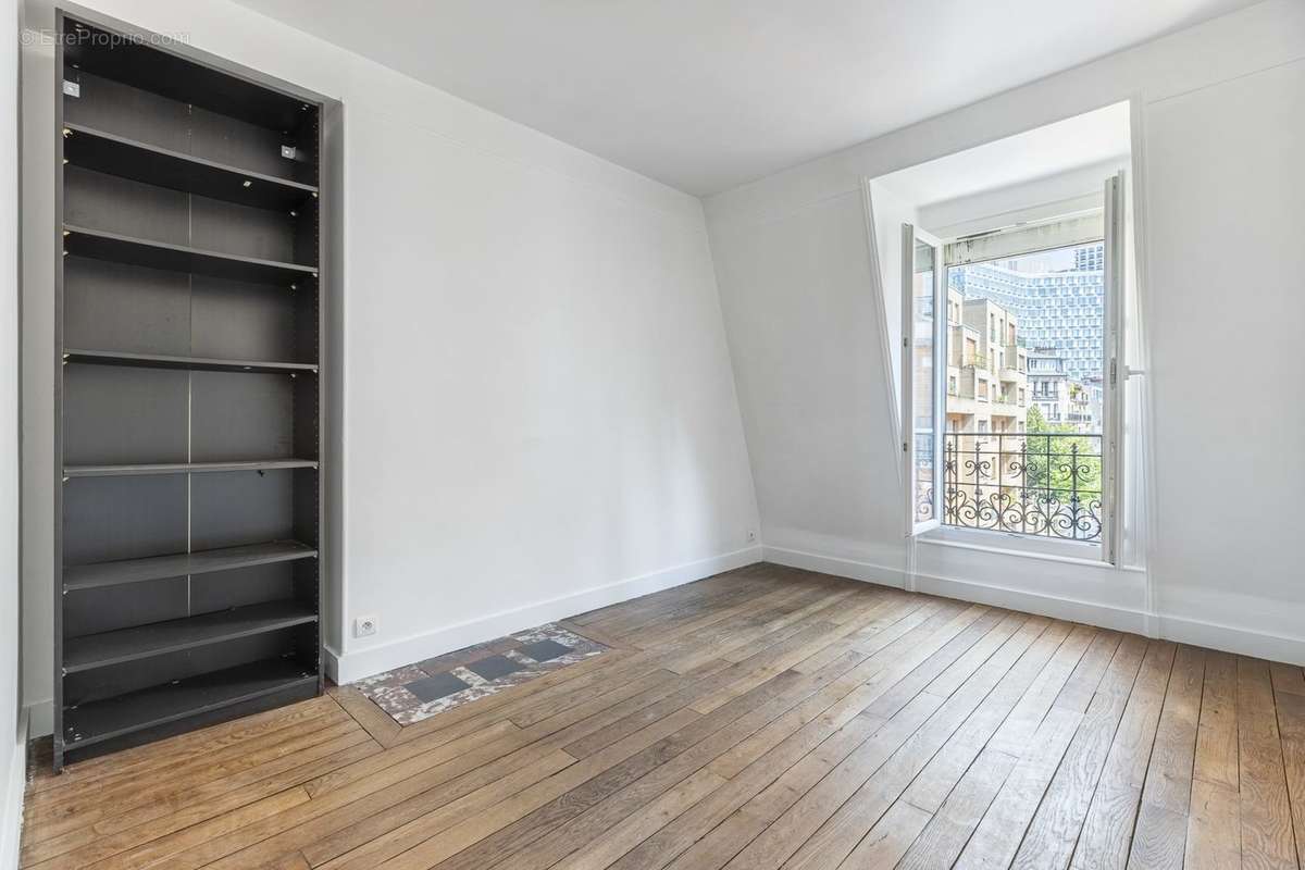 Appartement à PARIS-15E