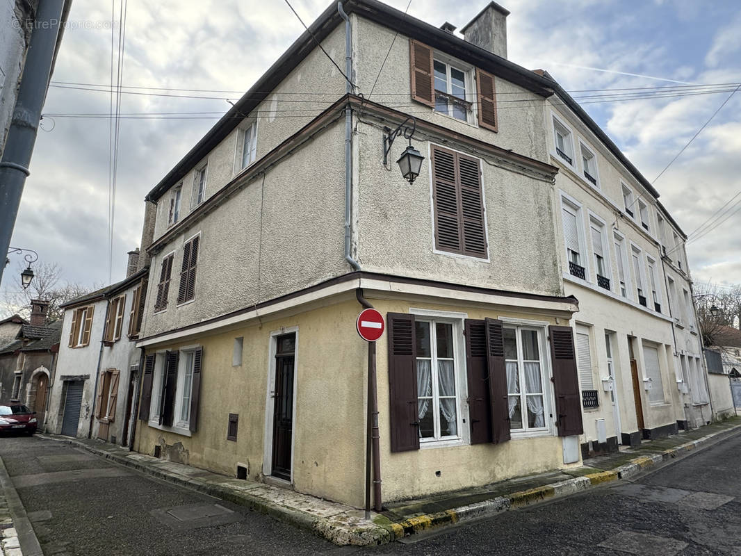 Maison à BAR-SUR-AUBE