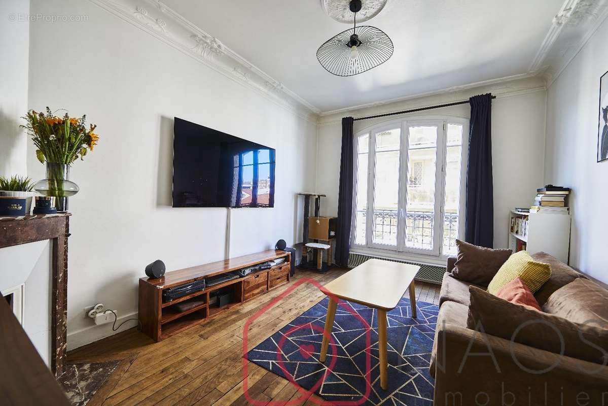 Appartement à COURBEVOIE