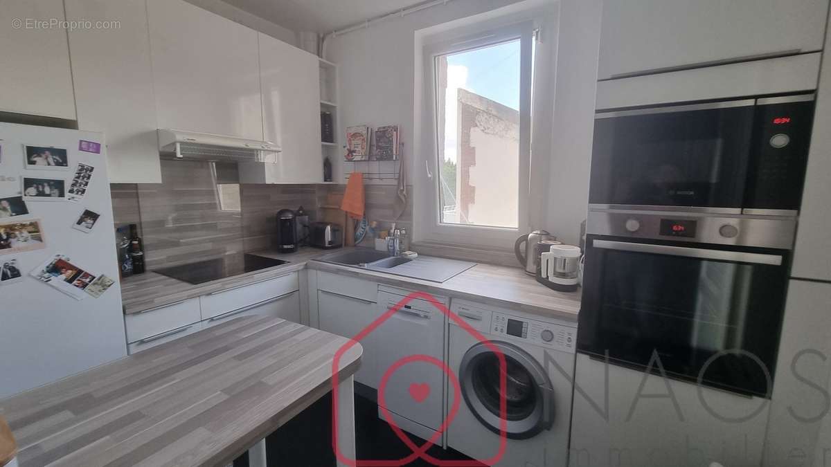 Appartement à COURBEVOIE