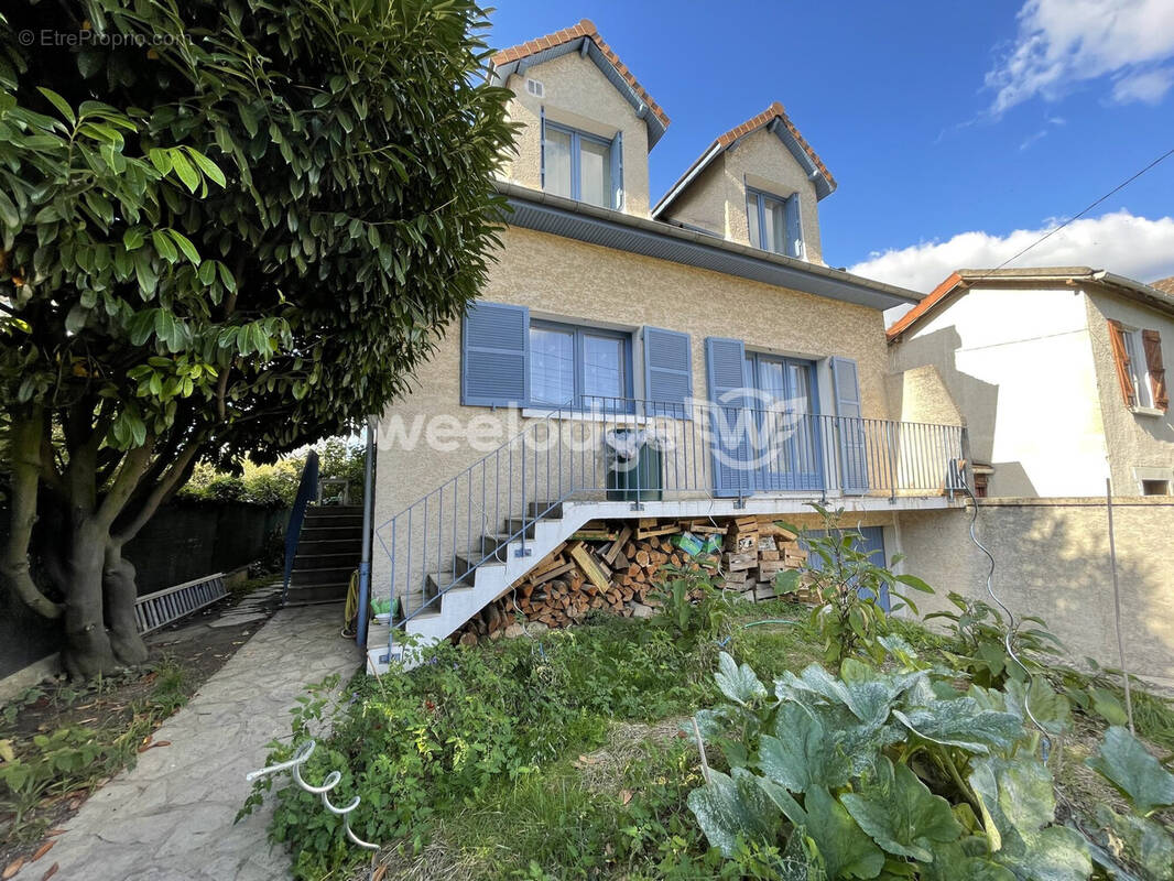 Maison à SARTROUVILLE