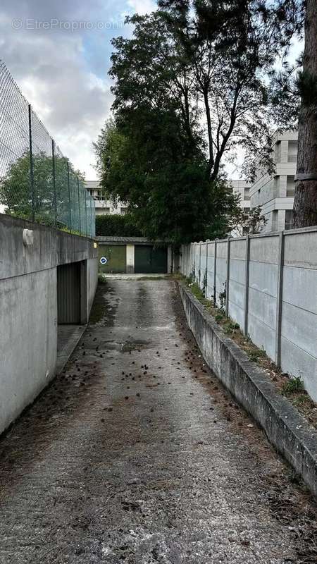 Parking à LE RAINCY