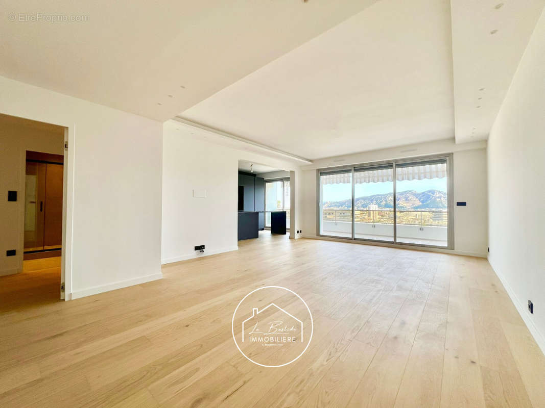 Appartement à MARSEILLE-8E