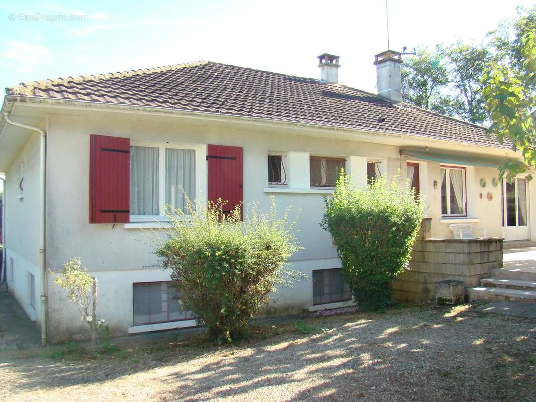 Maison à GENCAY