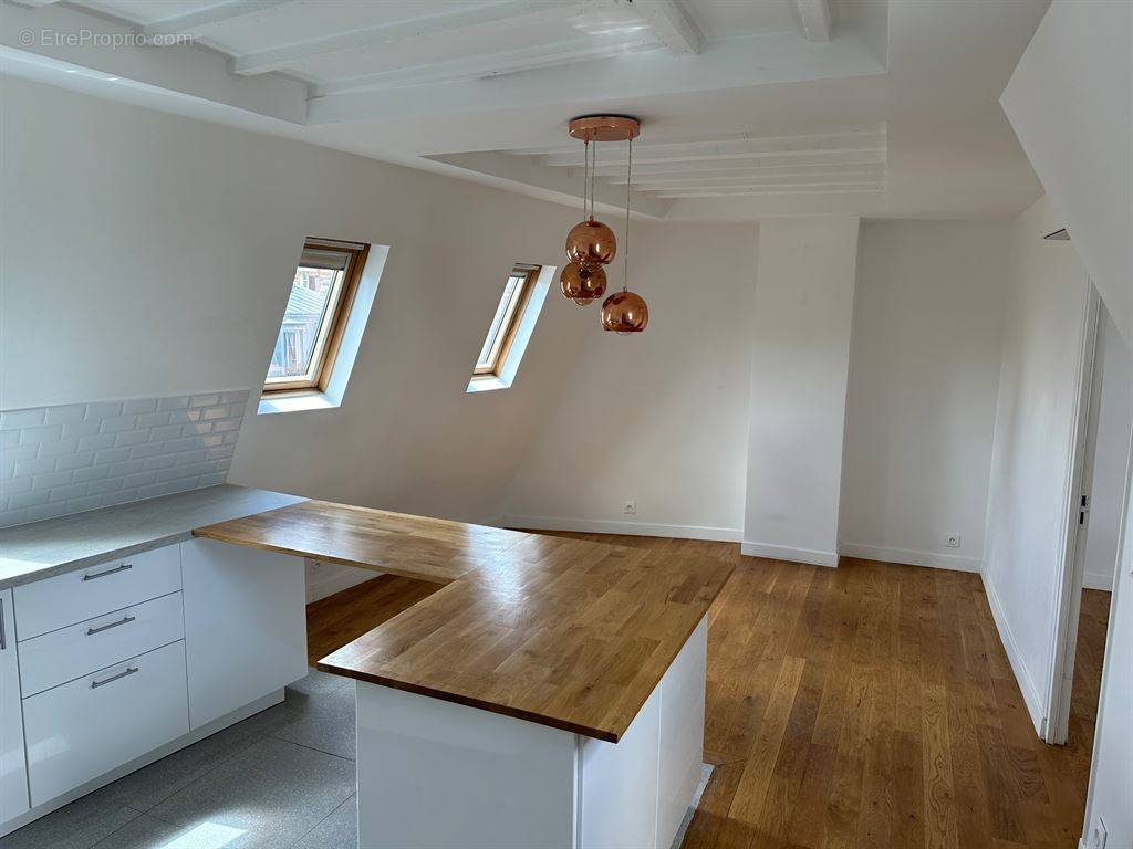 Appartement à PARIS-10E