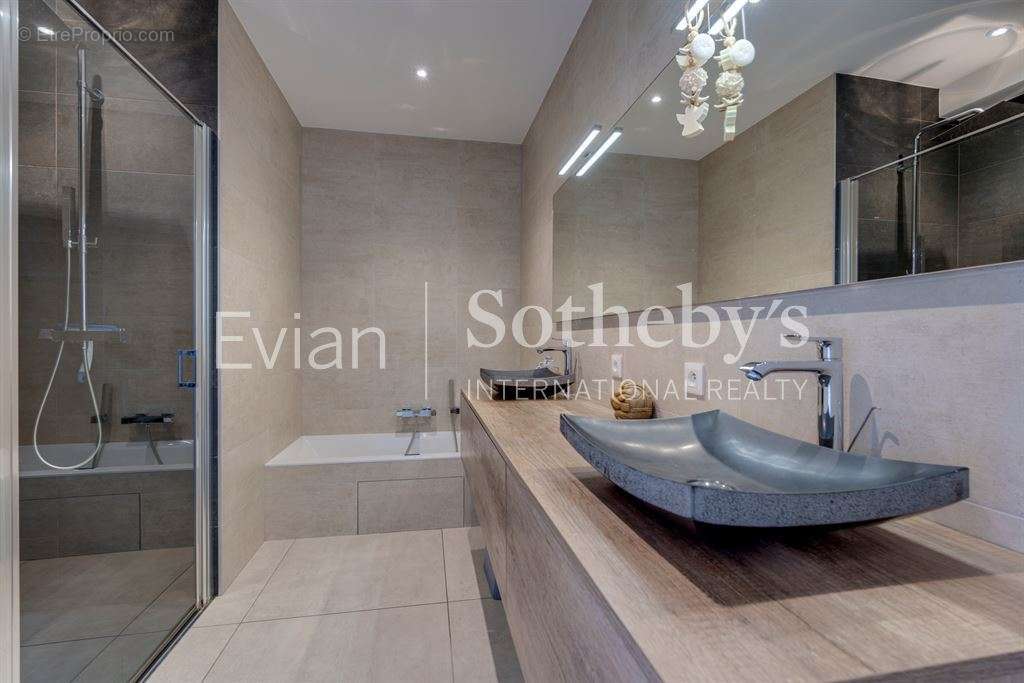 Appartement à EVIAN-LES-BAINS