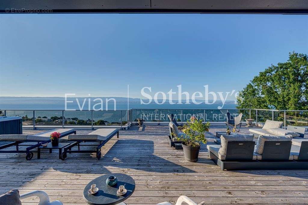 Appartement à EVIAN-LES-BAINS