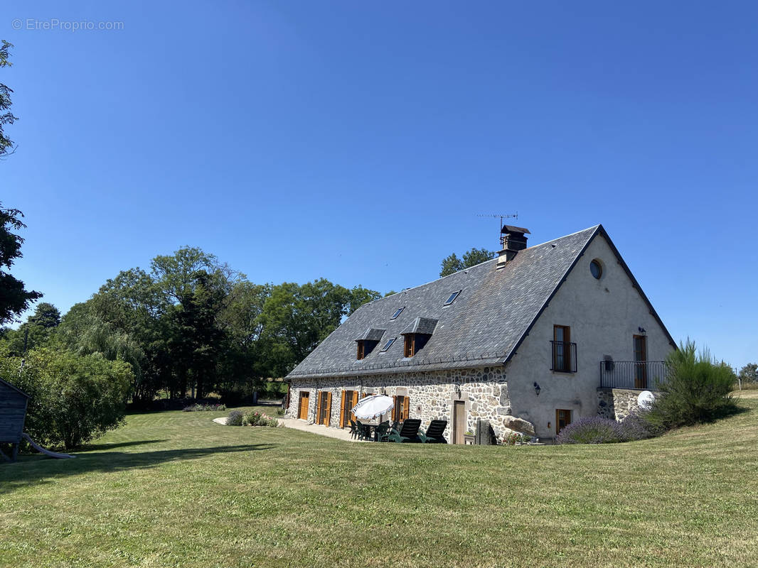 Maison à EGLISENEUVE-D&#039;ENTRAIGUES