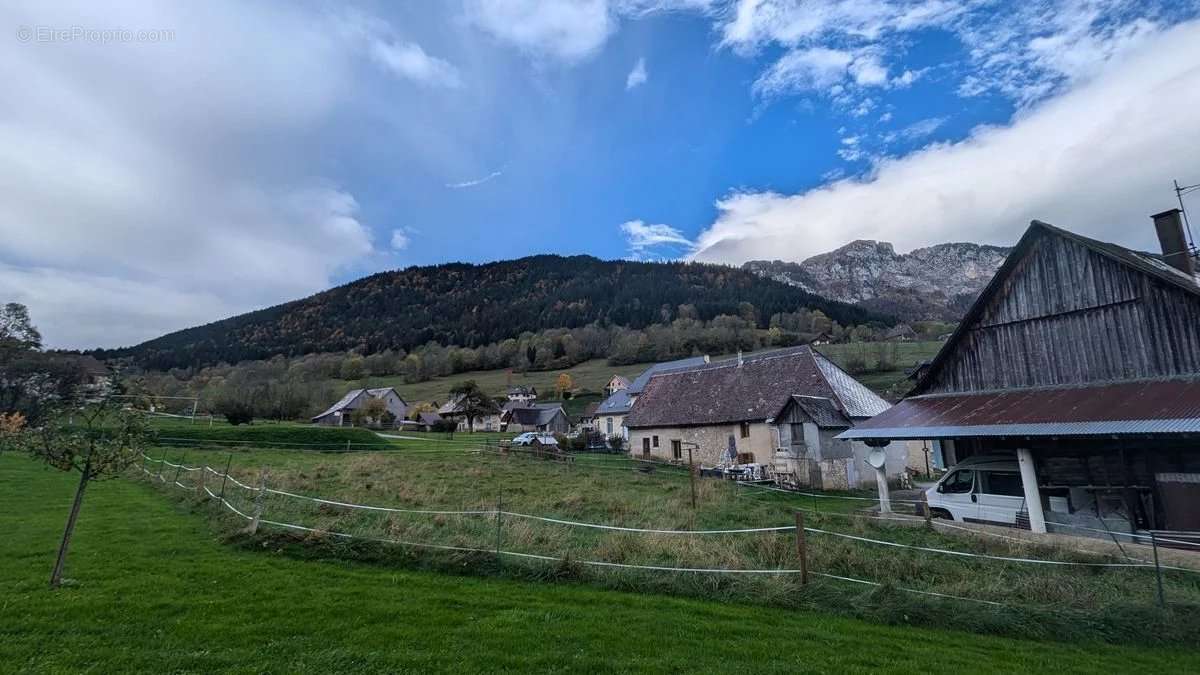 Terrain à SAINT-PIERRE-D&#039;ENTREMONT