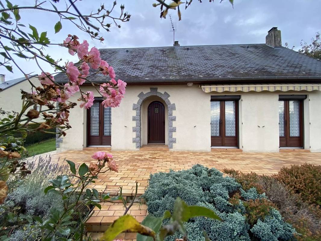 Maison à LE BENY-BOCAGE