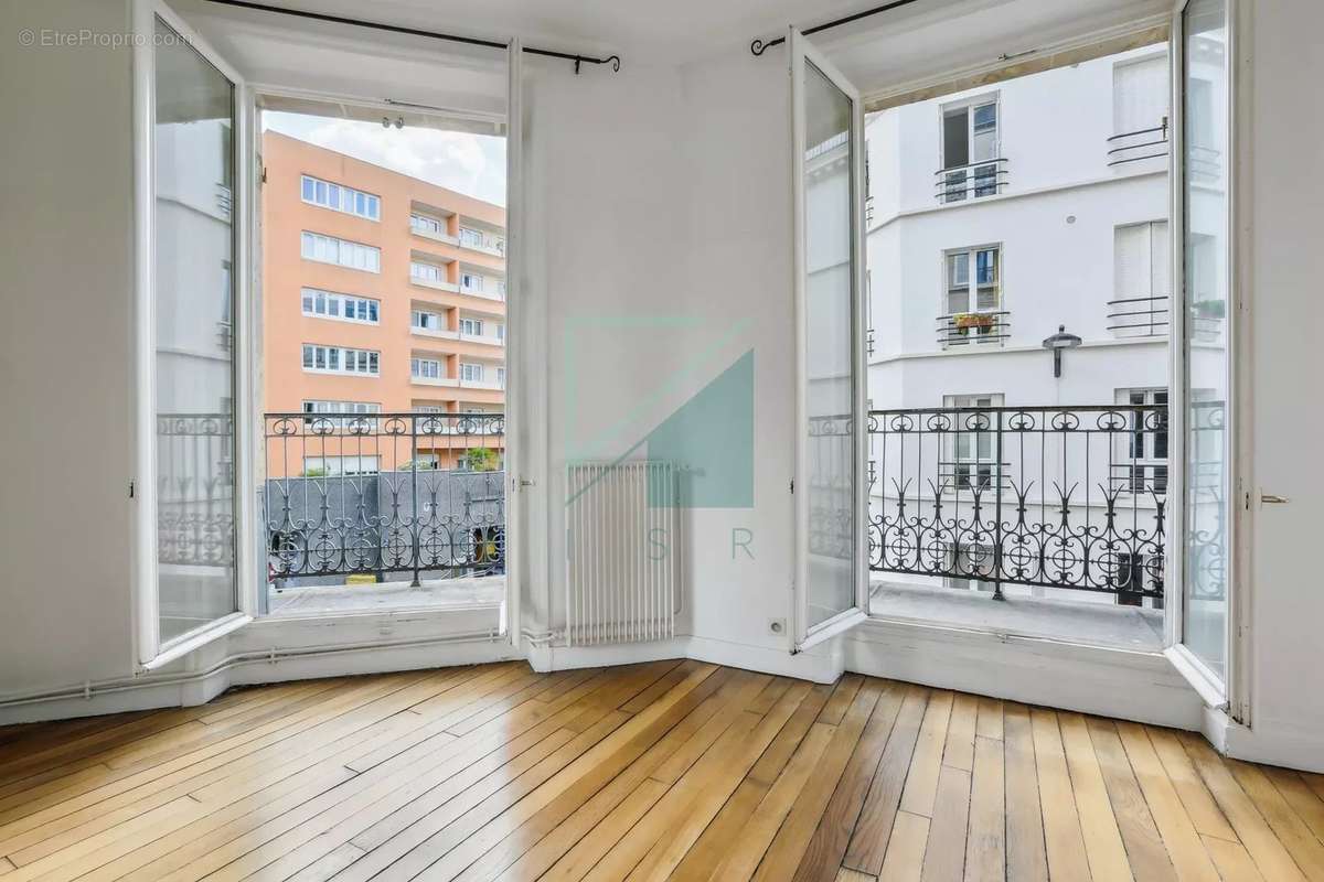 Appartement à PARIS-11E