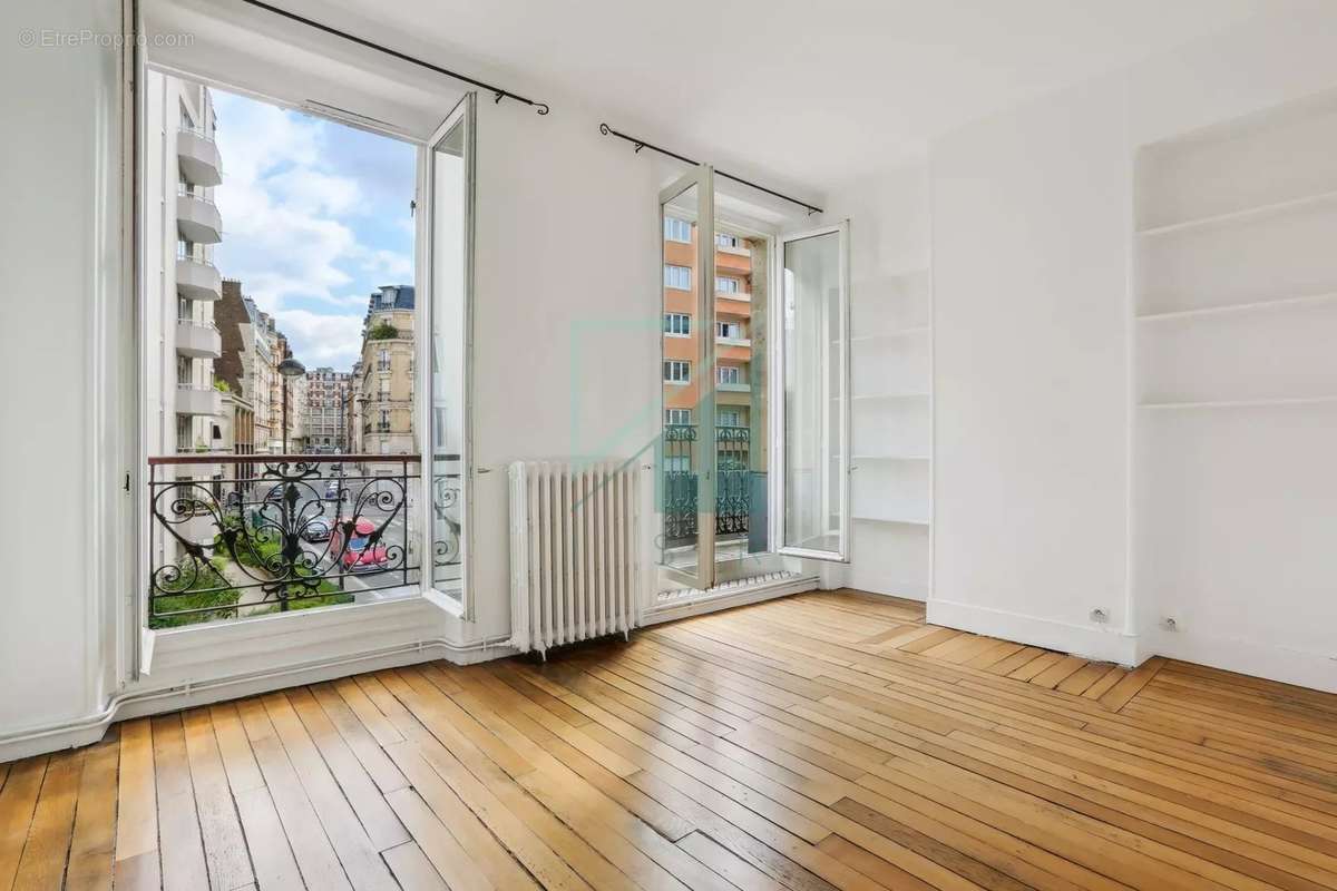 Appartement à PARIS-11E