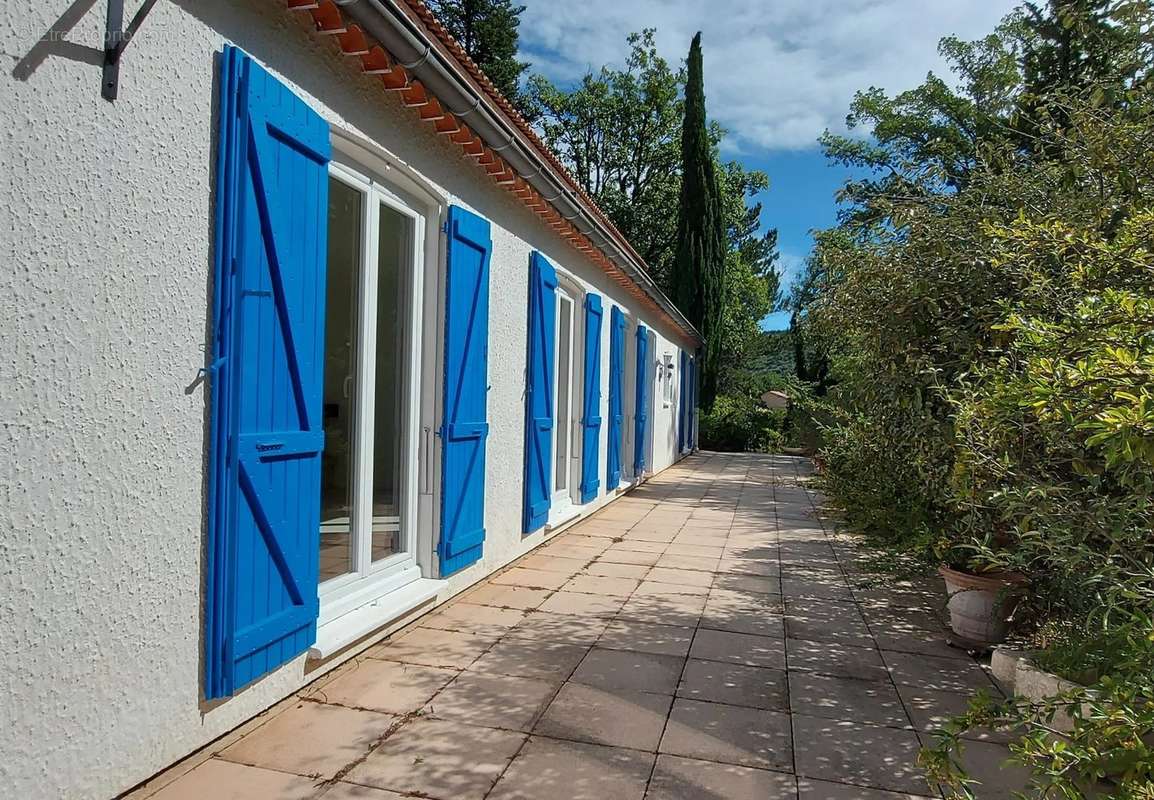 Maison à CHATEAUNEUF-DE-CHABRE