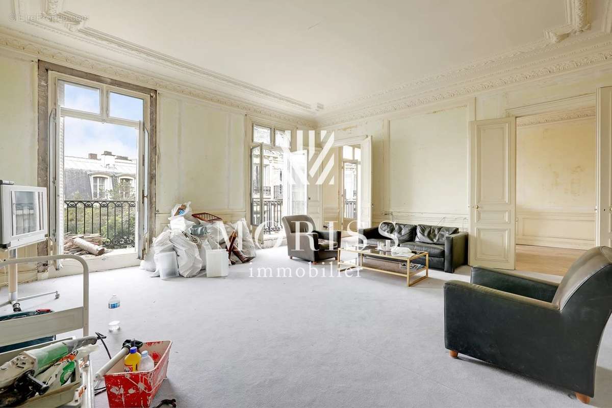 Appartement à PARIS-16E