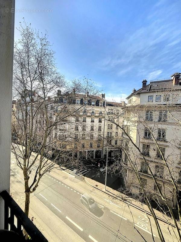 Appartement à LYON-6E