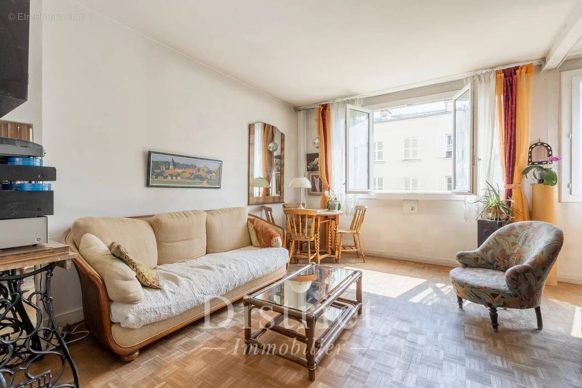 Appartement à PARIS-15E