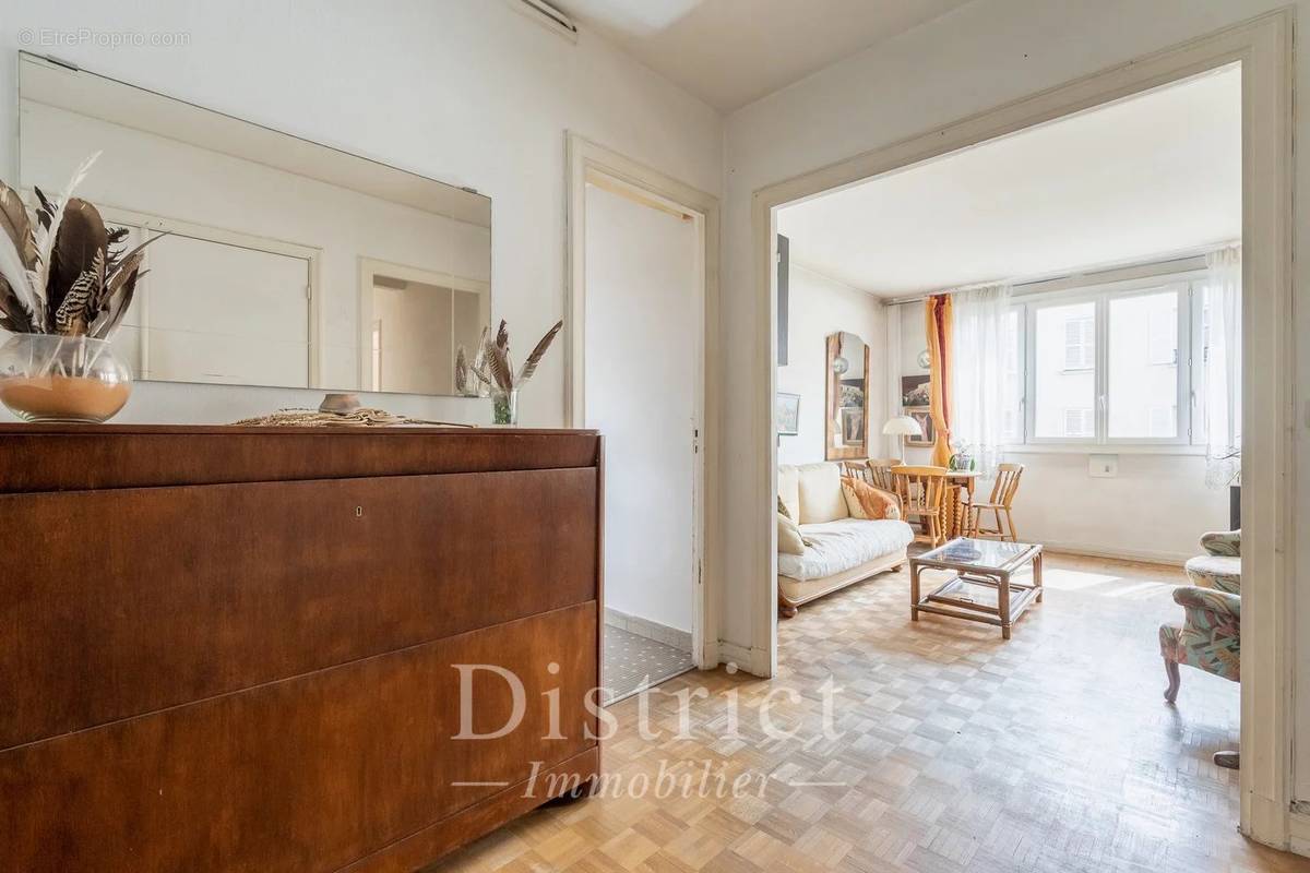 Appartement à PARIS-15E