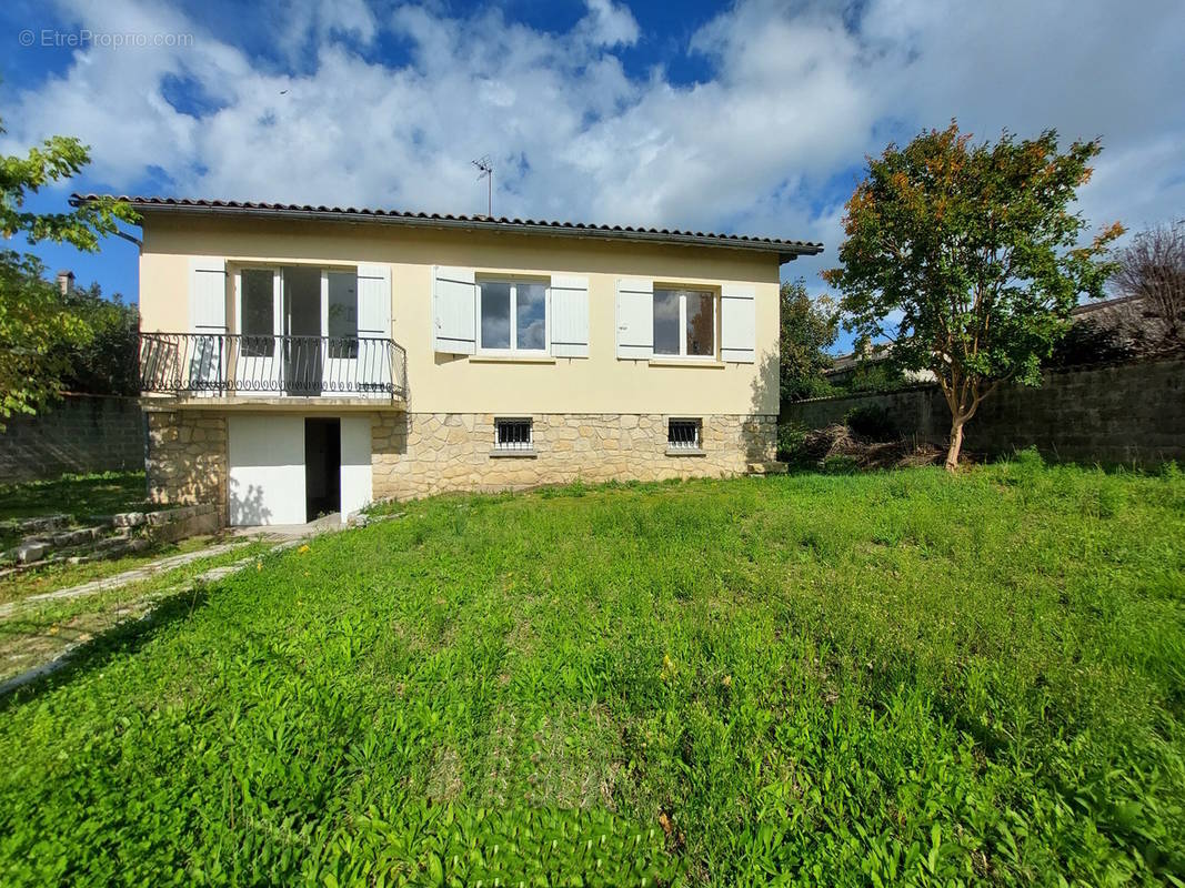 Maison à FRONSAC