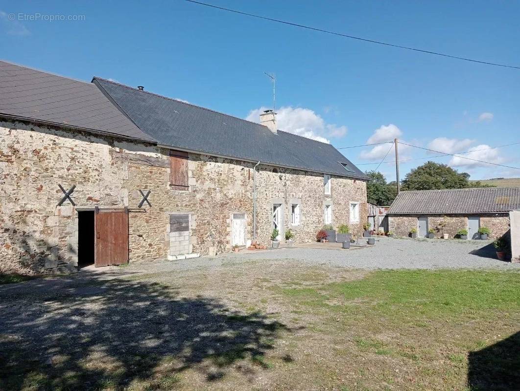 Maison à SAINT-MARS-DU-DESERT