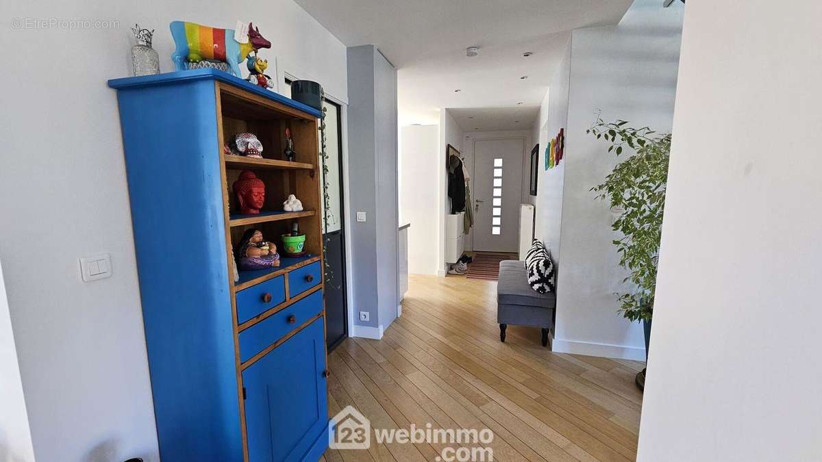 Une maison avec des sols en véritable parquet en bois! Une pause avec rigueur et minutie. - Maison à MALESHERBES