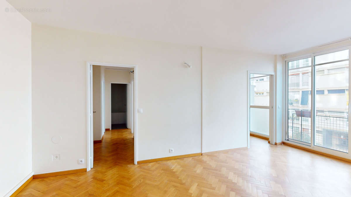 Appartement à PARIS-15E