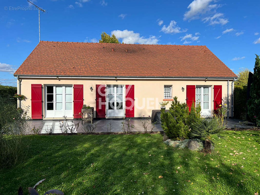 Maison à URY