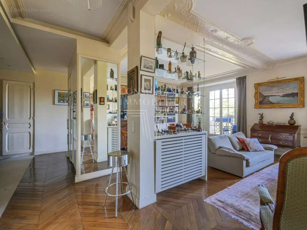 Appartement à PARIS-7E