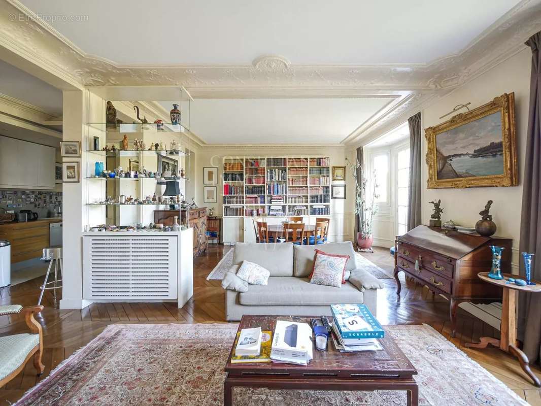 Appartement à PARIS-7E