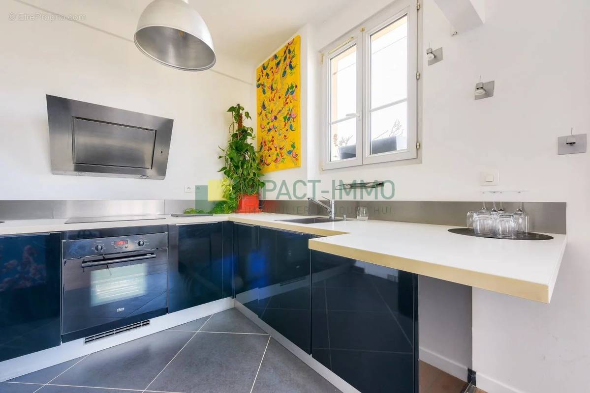 Appartement à COURBEVOIE