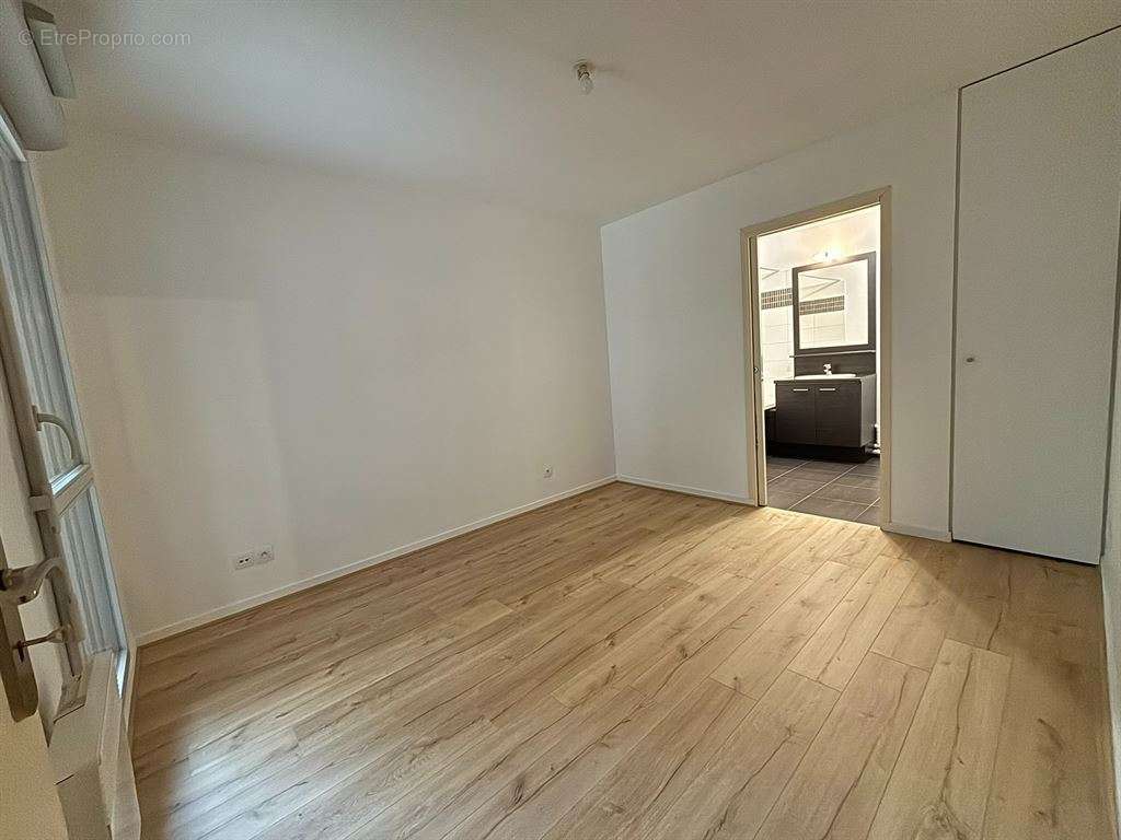 Appartement à NANTERRE