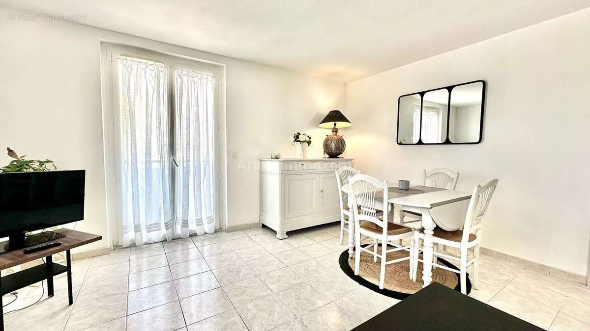 Appartement à VILLENEUVE-LOUBET