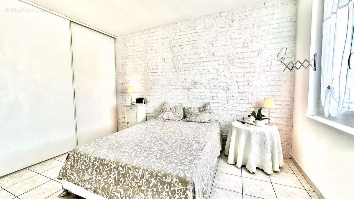 Appartement à VILLENEUVE-LOUBET