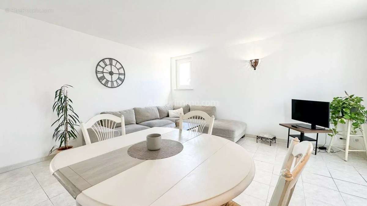 Appartement à VILLENEUVE-LOUBET