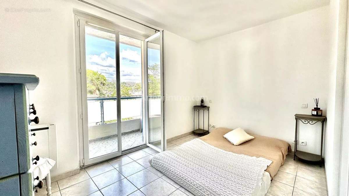 Appartement à VILLENEUVE-LOUBET