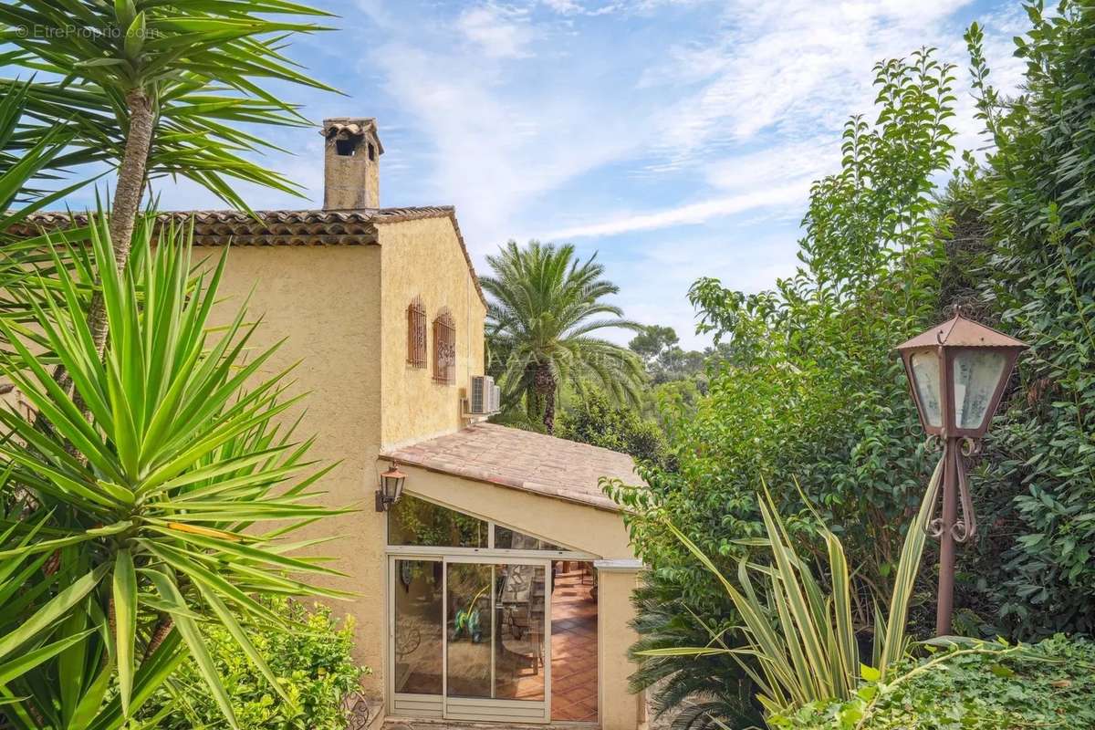 Maison à MOUGINS