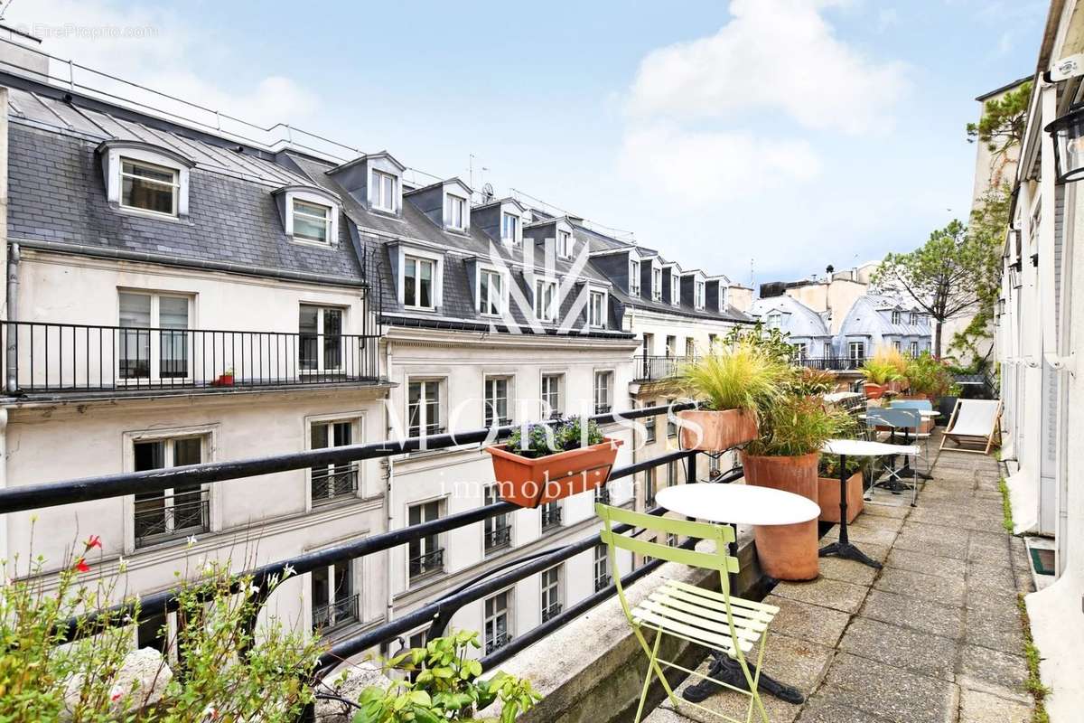 Appartement à PARIS-2E