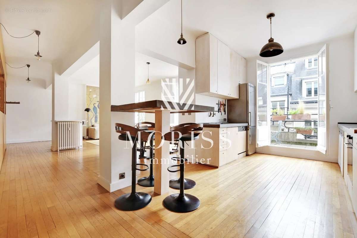 Appartement à PARIS-2E